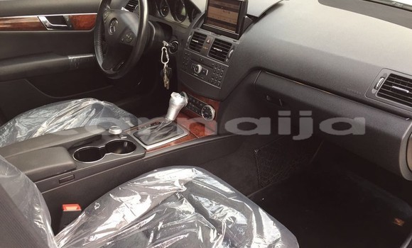 Acheter Import Voiture Mercedes-Benz C–Class Blanc à Ipokia, État d'Ogun Acheter Import Voiture Mercedes-Benz C–Class Blanc à Ipokia, État d'Ogun