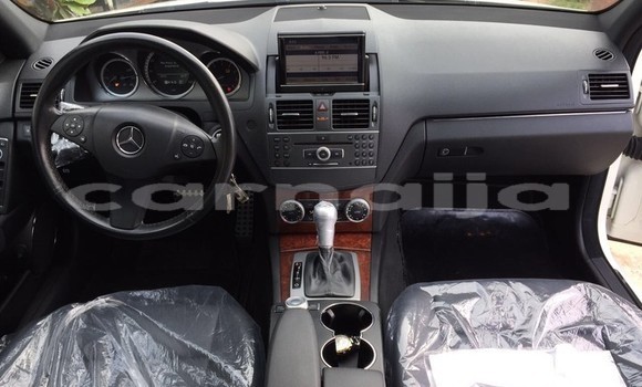Acheter Import Voiture Mercedes-Benz C–Class Blanc à Ipokia, État d'Ogun Acheter Import Voiture Mercedes-Benz C–Class Blanc à Ipokia, État d'Ogun