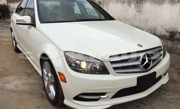 Acheter Import Voiture Mercedes-Benz C–Class Blanc à Ipokia, État d'Ogun Acheter Import Voiture Mercedes-Benz C–Class Blanc à Ipokia, État d'Ogun