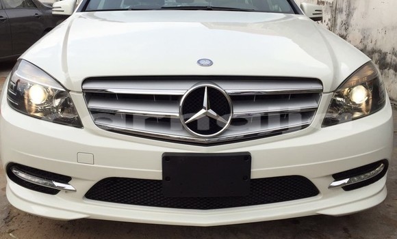 Acheter Import Voiture Mercedes-Benz C–Class Blanc à Ipokia, État d'Ogun Acheter Import Voiture Mercedes-Benz C–Class Blanc à Ipokia, État d'Ogun