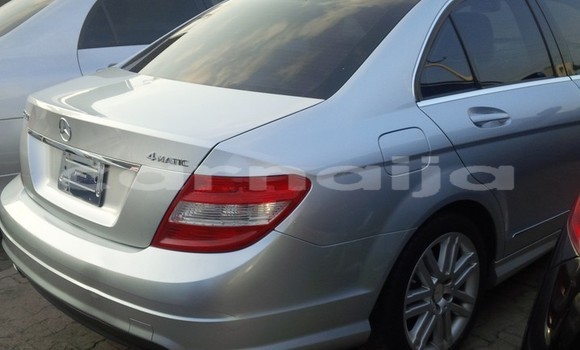 Acheter Import Voiture Mercedes-Benz C–Class Blanc à Ipokia, État d'Ogun Acheter Import Voiture Mercedes-Benz C–Class Blanc à Ipokia, État d'Ogun