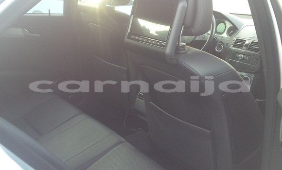 Acheter Import Voiture Mercedes-Benz C–Class Blanc à Ipokia, État d'Ogun Acheter Import Voiture Mercedes-Benz C–Class Blanc à Ipokia, État d'Ogun