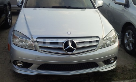 Acheter Import Voiture Mercedes-Benz C–Class Blanc à Ipokia, État d'Ogun Acheter Import Voiture Mercedes-Benz C–Class Blanc à Ipokia, État d'Ogun