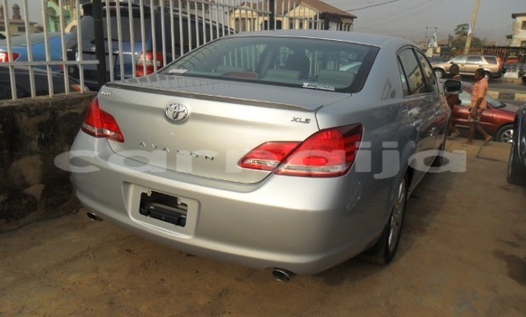 Acheter Import Voiture Toyota Avalon Blanc à Ipokia, État d'Ogun Acheter Import Voiture Toyota Avalon Blanc à Ipokia, État d'Ogun