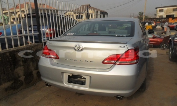 Acheter Import Voiture Toyota Avalon Blanc à Ipokia, État d'Ogun Acheter Import Voiture Toyota Avalon Blanc à Ipokia, État d'Ogun