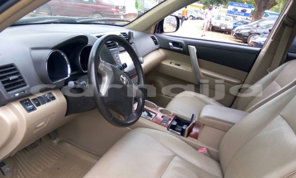 Acheter Import Voiture Toyota Highlander Noir à Gombe, État de Gombe Acheter Import Voiture Toyota Highlander Noir à Gombe, État de Gombe