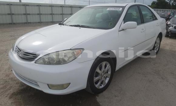 Acheter Neuf Voiture Toyota Camry Blanc à Lagos, État de Lagos Acheter Neuf Voiture Toyota Camry Blanc à Lagos, État de Lagos
