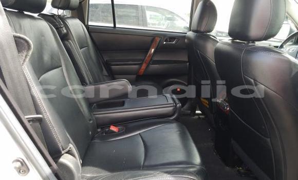 Buy New Toyota Highlander Silver Car in Badagry in Lagos State Buy New Toyota Highlander Silver Car in Badagry in Lagos State