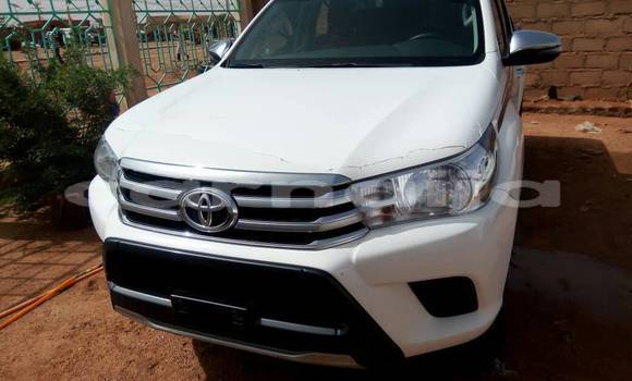 Acheter Import Voiture Toyota Hilux Blanc à Ipokia, État d'Ogun Acheter Import Voiture Toyota Hilux Blanc à Ipokia, État d'Ogun
