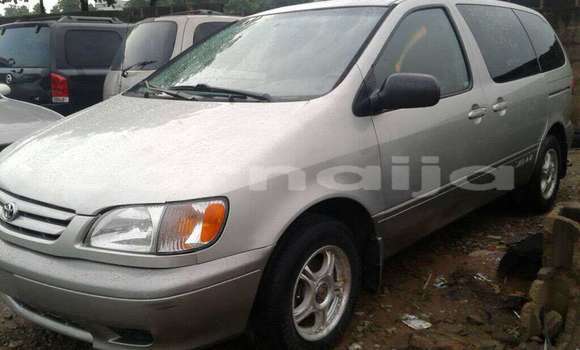Buy Import Toyota Sienna Other Car in Ipokia in Ogun State Buy Import Toyota Sienna Other Car in Ipokia in Ogun State