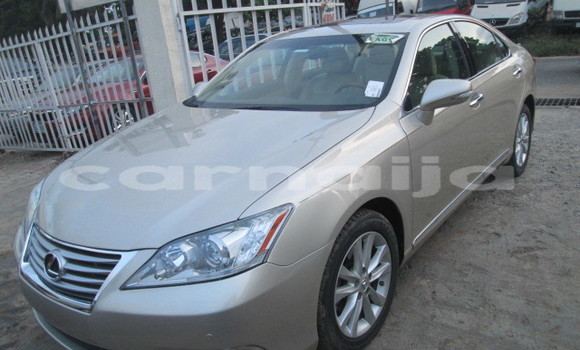 Acheter Occasion Voiture Lexus ES Blanc à Ipokia, État d'Ogun Acheter Occasion Voiture Lexus ES Blanc à Ipokia, État d'Ogun
