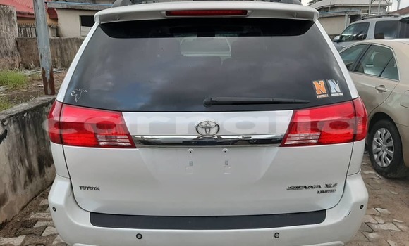 Buy Import Toyota Sienna White Car in Ipokia in Ogun State