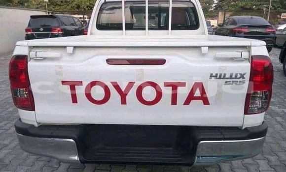Buy Used Toyota Hilux White Car in Ipokia in Ogun State