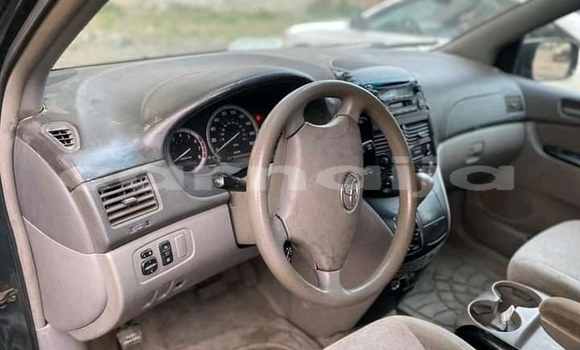 Acheter Occasion Voiture Toyota Sienna Vert à Lagos, État de Lagos Acheter Occasion Voiture Toyota Sienna Vert à Lagos, État de Lagos