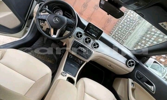 Acheter Occasion Voiture Mercedes-Benz CLS250 Blanc à Lagos, État de Lagos Acheter Occasion Voiture Mercedes-Benz CLS250 Blanc à Lagos, État de Lagos