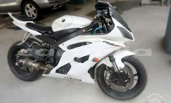 Acheter Occasion Moto Yamaha R5 Blanc à Lagos, État de Lagos Acheter Occasion Moto Yamaha R5 Blanc à Lagos, État de Lagos