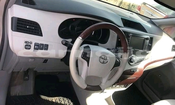 Acheter Occasion Voiture Toyota Sienna Noir à Lagos, État de Lagos Acheter Occasion Voiture Toyota Sienna Noir à Lagos, État de Lagos