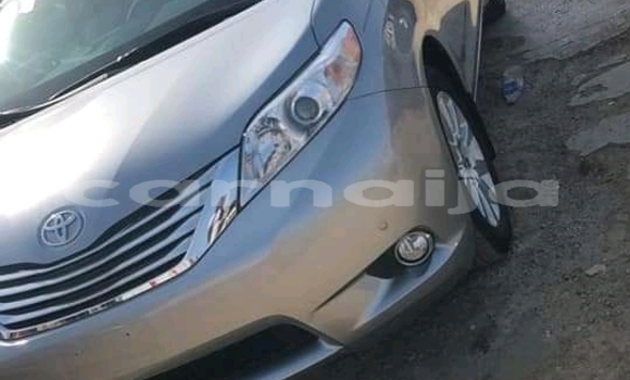 Acheter Occasion Voiture Toyota Sienna Noir à Lagos, État de Lagos Acheter Occasion Voiture Toyota Sienna Noir à Lagos, État de Lagos