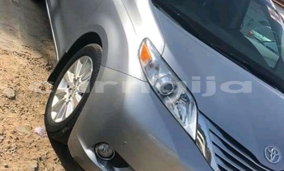 Acheter Occasion Voiture Toyota Sienna Noir à Lagos, État de Lagos Acheter Occasion Voiture Toyota Sienna Noir à Lagos, État de Lagos