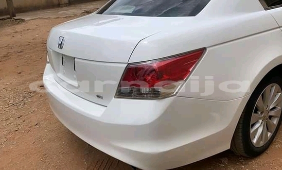 Acheter Neuf Voiture Honda Accord Blanc à Lagos, État de Lagos Acheter Neuf Voiture Honda Accord Blanc à Lagos, État de Lagos