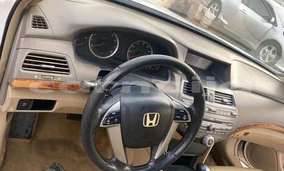 Acheter Neuf Voiture Honda Accord Blanc à Lagos, État de Lagos Acheter Neuf Voiture Honda Accord Blanc à Lagos, État de Lagos