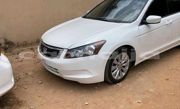 Acheter Neuf Voiture Honda Accord Blanc à Lagos, État de Lagos Acheter Neuf Voiture Honda Accord Blanc à Lagos, État de Lagos