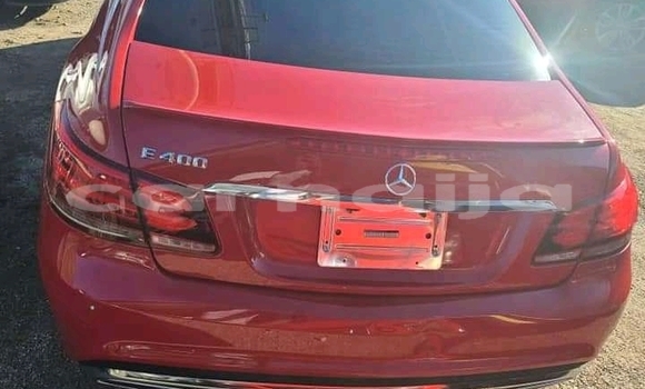 Acheter Occasion Voiture Mercedes-Benz E200 Rouge à Lagos, État de Lagos Acheter Occasion Voiture Mercedes-Benz E200 Rouge à Lagos, État de Lagos