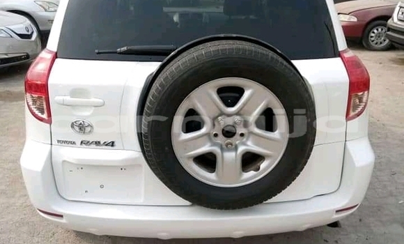 Acheter Occasion Voiture Toyota RAV4 Blanc à Lagos, État de Lagos