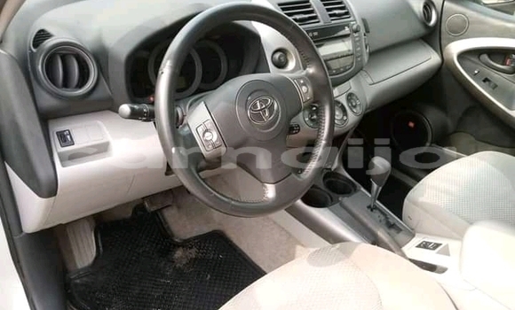 Acheter Occasion Voiture Toyota RAV4 Blanc à Lagos, État de Lagos Acheter Occasion Voiture Toyota RAV4 Blanc à Lagos, État de Lagos