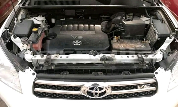 Acheter Occasion Voiture Toyota RAV4 Blanc à Lagos, État de Lagos Acheter Occasion Voiture Toyota RAV4 Blanc à Lagos, État de Lagos