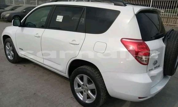 Acheter Occasion Voiture Toyota RAV4 Blanc à Lagos, État de Lagos Acheter Occasion Voiture Toyota RAV4 Blanc à Lagos, État de Lagos