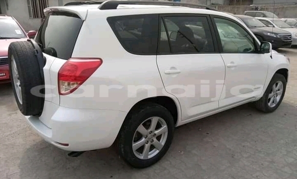 Acheter Occasion Voiture Toyota RAV4 Blanc à Lagos, État de Lagos Acheter Occasion Voiture Toyota RAV4 Blanc à Lagos, État de Lagos