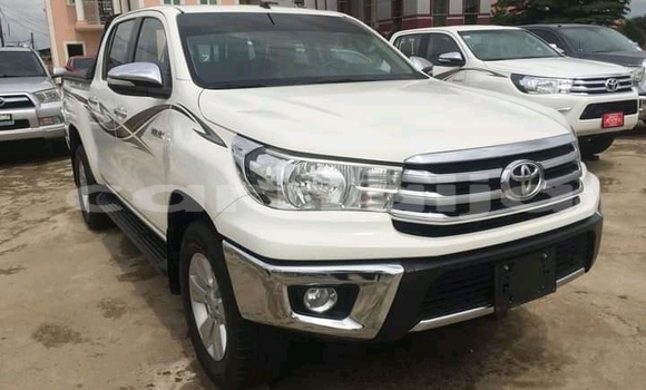 Acheter Occasion Voiture Toyota Hilux Blanc à Lagos, État de Lagos Acheter Occasion Voiture Toyota Hilux Blanc à Lagos, État de Lagos
