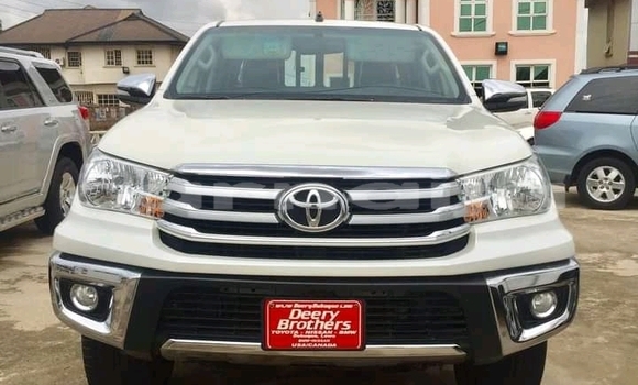 Acheter Occasion Voiture Toyota Hilux Blanc à Lagos, État de Lagos Acheter Occasion Voiture Toyota Hilux Blanc à Lagos, État de Lagos