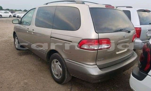 Acheter Occasion Voiture Toyota Sienna Marron à Lagos, État de Lagos Acheter Occasion Voiture Toyota Sienna Marron à Lagos, État de Lagos