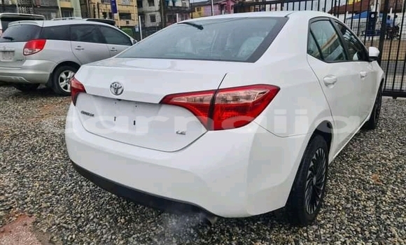 Acheter Occasion Voiture Toyota Corolla Blanc à Lagos, État de Lagos Acheter Occasion Voiture Toyota Corolla Blanc à Lagos, État de Lagos