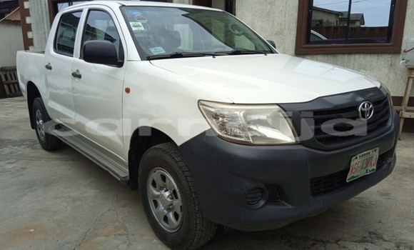 Acheter Occasion Voiture Toyota Hilux Blanc à Lagos, État de Lagos Acheter Occasion Voiture Toyota Hilux Blanc à Lagos, État de Lagos
