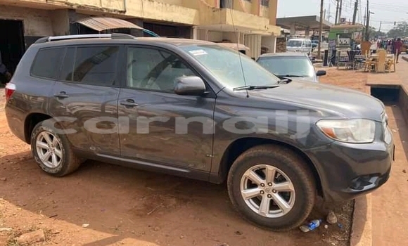 Buy Used Toyota Highlander Silver Car in Lagos in Lagos State Buy Used Toyota Highlander Silver Car in Lagos in Lagos State