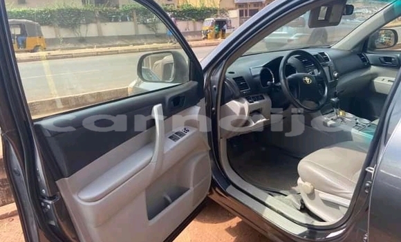 Buy Used Toyota Highlander Silver Car in Lagos in Lagos State Buy Used Toyota Highlander Silver Car in Lagos in Lagos State