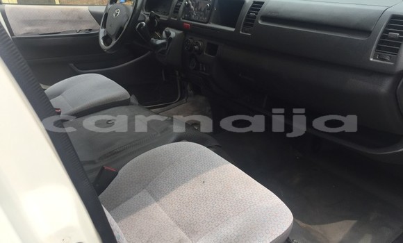 Acheter Occasion Voiture Toyota Hilux Blanc à Lagos, État de Lagos Acheter Occasion Voiture Toyota Hilux Blanc à Lagos, État de Lagos