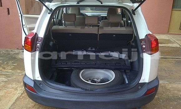 Acheter Occasion Voiture Toyota RAV4 Blanc à Lagos, État de Lagos Acheter Occasion Voiture Toyota RAV4 Blanc à Lagos, État de Lagos