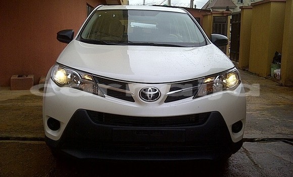 Acheter Occasion Voiture Toyota RAV4 Blanc à Lagos, État de Lagos Acheter Occasion Voiture Toyota RAV4 Blanc à Lagos, État de Lagos