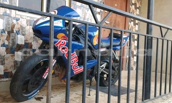 Acheter Occasion Moto Yamaha R5 Bleu à Lagos, État de Lagos Acheter Occasion Moto Yamaha R5 Bleu à Lagos, État de Lagos