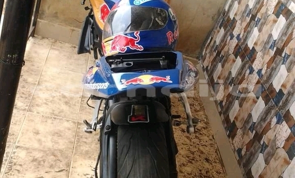 Acheter Occasion Moto Yamaha R5 Bleu à Lagos, État de Lagos Acheter Occasion Moto Yamaha R5 Bleu à Lagos, État de Lagos