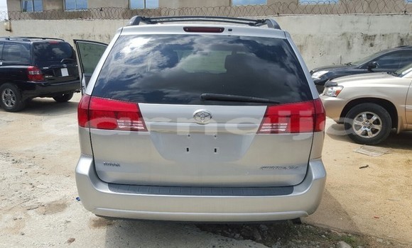 Acheter Occasion Voiture Toyota Sienna Marron à Lagos, État de Lagos Acheter Occasion Voiture Toyota Sienna Marron à Lagos, État de Lagos
