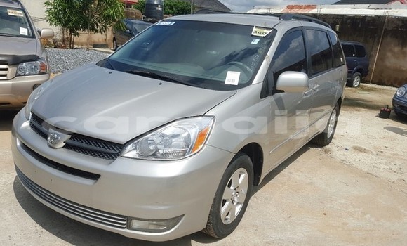 Acheter Occasion Voiture Toyota Sienna Marron à Lagos, État de Lagos Acheter Occasion Voiture Toyota Sienna Marron à Lagos, État de Lagos
