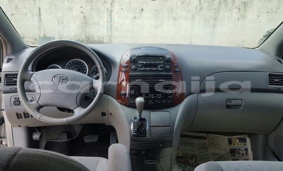 Acheter Occasion Voiture Toyota Sienna Marron à Lagos, État de Lagos Acheter Occasion Voiture Toyota Sienna Marron à Lagos, État de Lagos