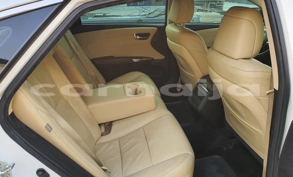 Buy Used Toyota Avalon White Car in Lagos in Lagos State