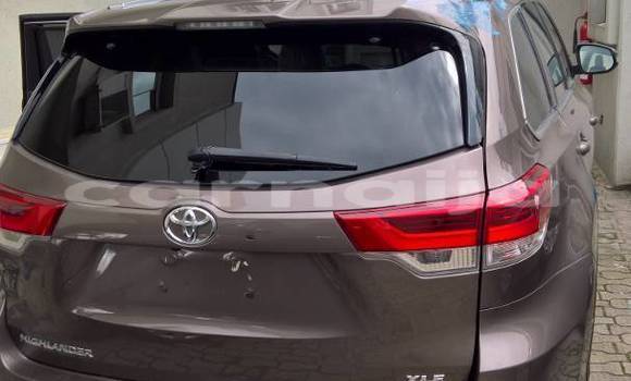 Buy Used Toyota Highlander Beige Car in Lagos in Lagos State Buy Used Toyota Highlander Beige Car in Lagos in Lagos State