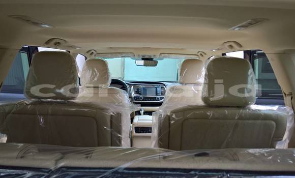 Buy Used Toyota Highlander Beige Car in Lagos in Lagos State Buy Used Toyota Highlander Beige Car in Lagos in Lagos State